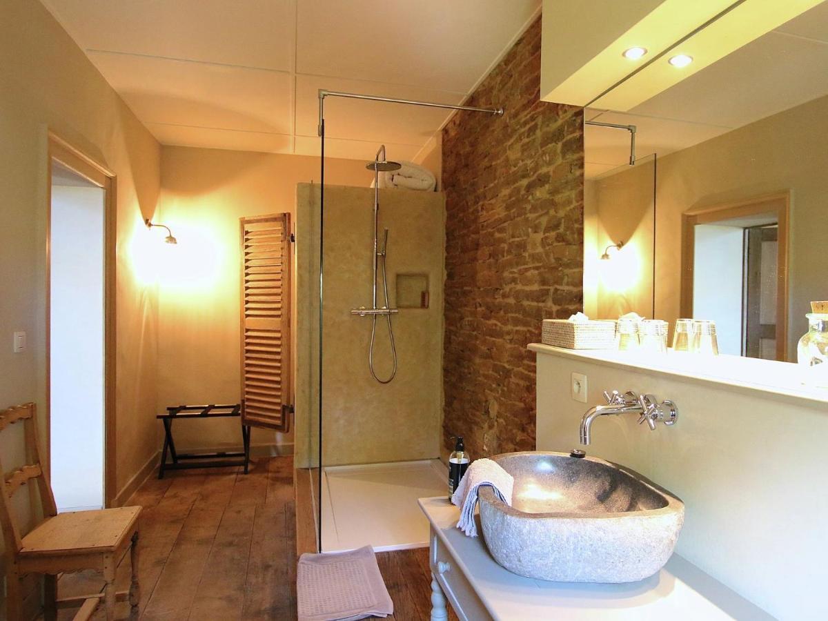 Unique Holiday Home In Virton With Jacuzzi Latour المظهر الخارجي الصورة