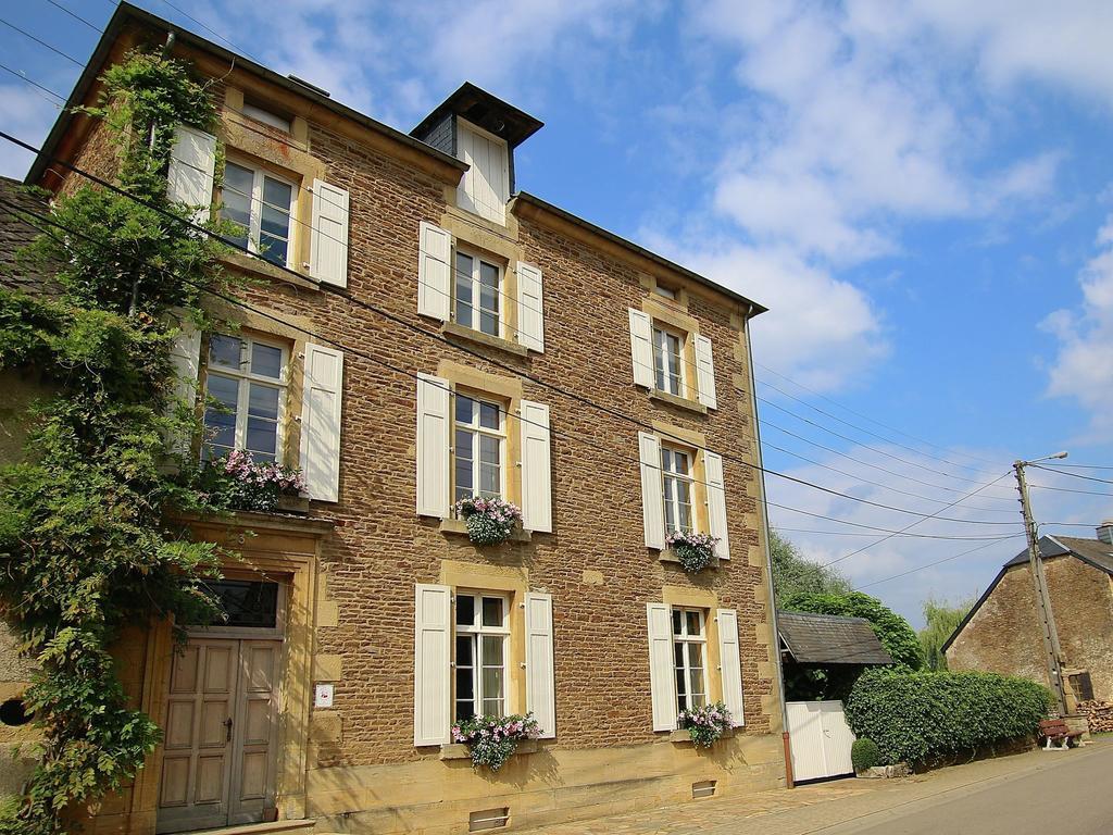 Unique Holiday Home In Virton With Jacuzzi Latour المظهر الخارجي الصورة