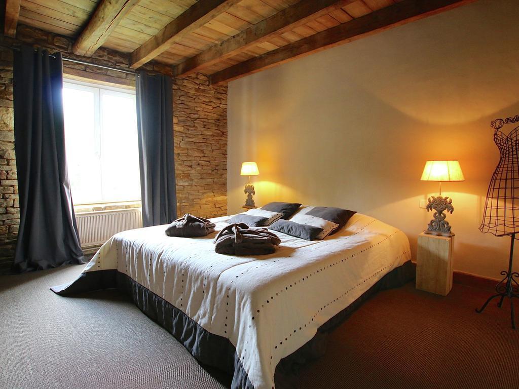 Unique Holiday Home In Virton With Jacuzzi Latour المظهر الخارجي الصورة