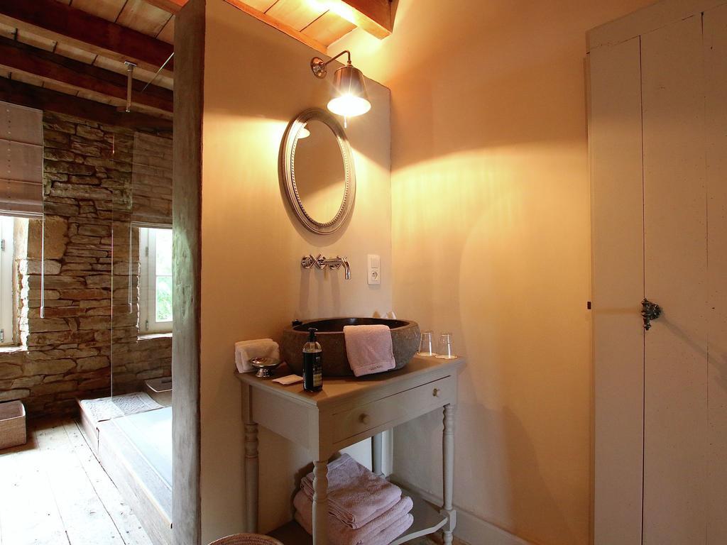 Unique Holiday Home In Virton With Jacuzzi Latour المظهر الخارجي الصورة