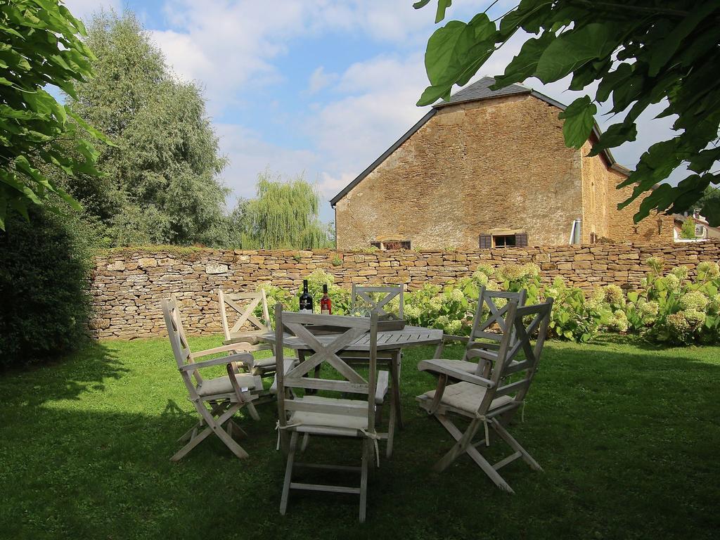 Unique Holiday Home In Virton With Jacuzzi Latour المظهر الخارجي الصورة